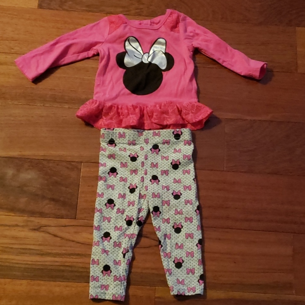 2 PC Disney Outfit.